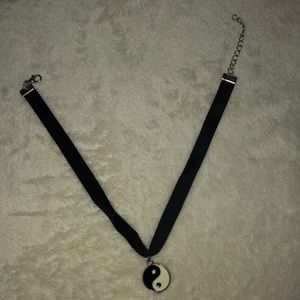 Yin yang choker